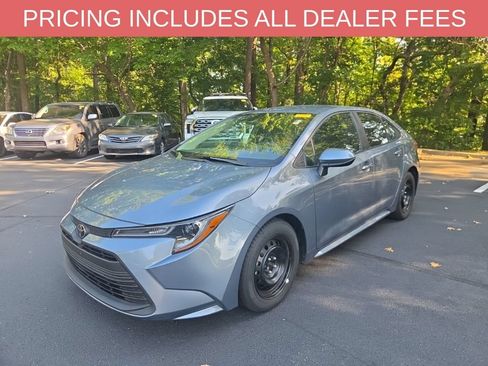 Used 2024 Toyota Corolla LE FWD image 11