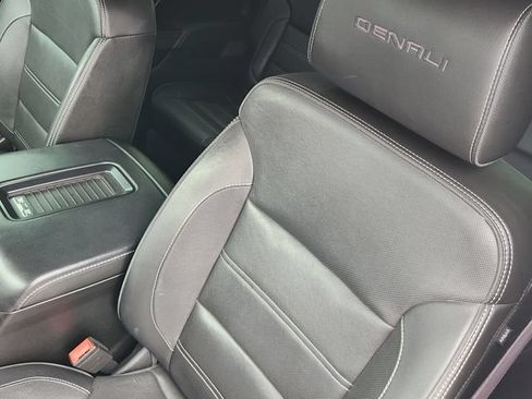 Used 2017 GMC Sierra 2500 Denali w/ Duramax Plus Package AWD/4WD image 24