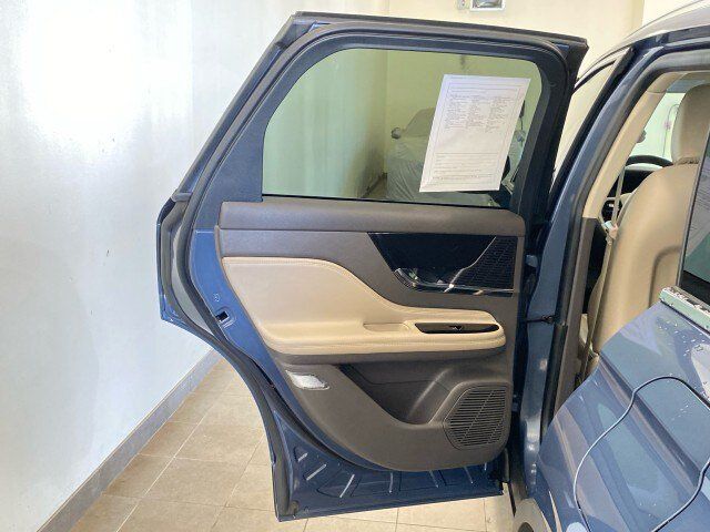 Used 2022 Lincoln Corsair Reserve w/ Equipment Group 201A AWD/4WD image 8