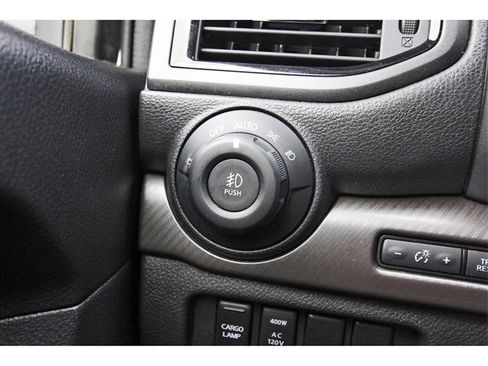 Used 2024 Nissan Titan PRO-4X image 22