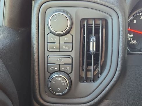 Used 2022 Chevrolet Silverado 1500 Custom image 18