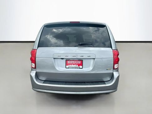 Used 2019 Dodge Grand Caravan SE FWD image 7