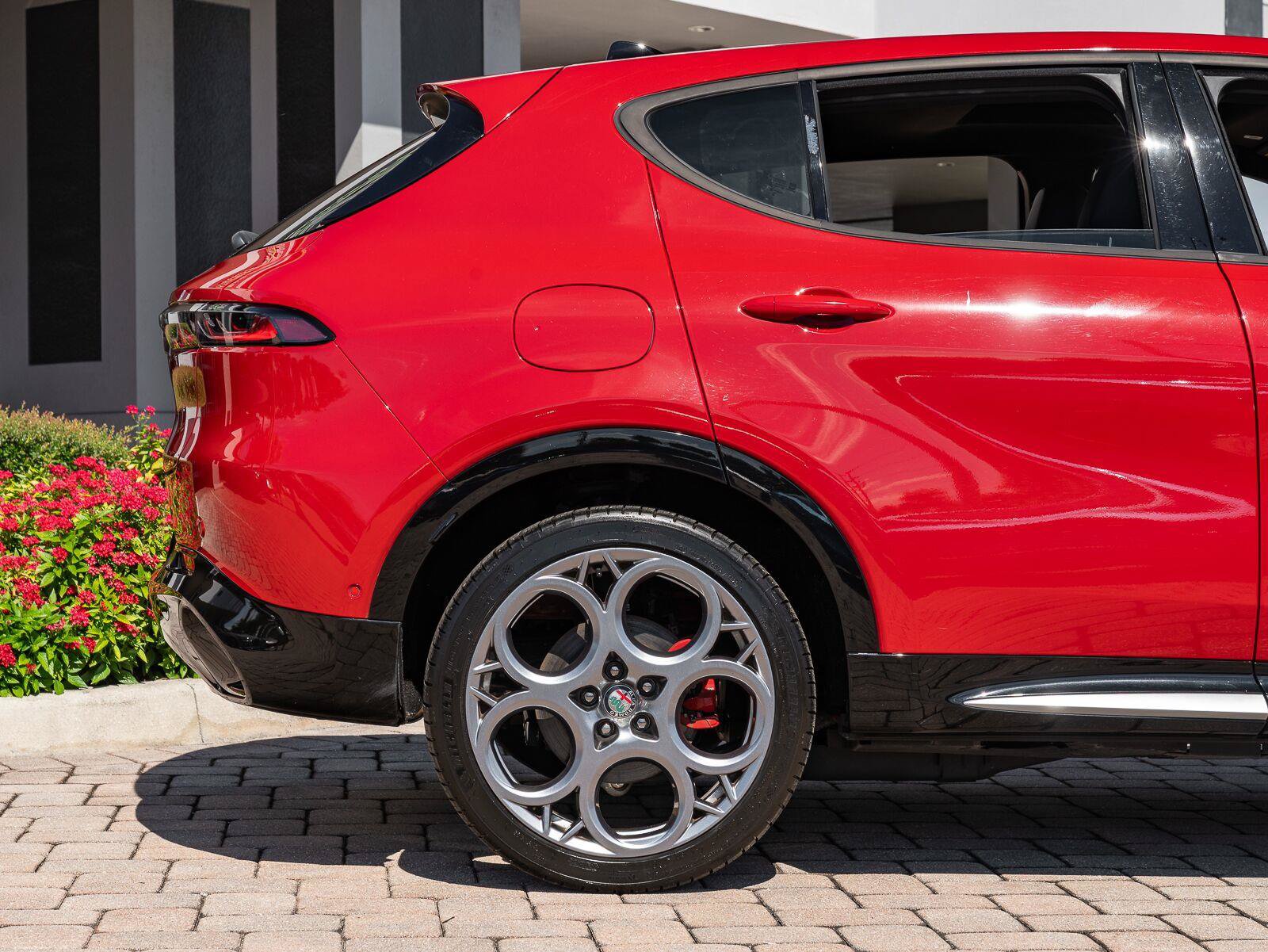 Used 2024 Alfa Romeo Tonale Ti AWD/4WD image 28