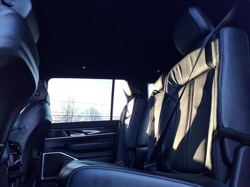 Used 2022 Jeep Wagoneer Series II image 16