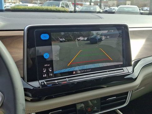 Used 2024 Volkswagen Atlas SE image 20