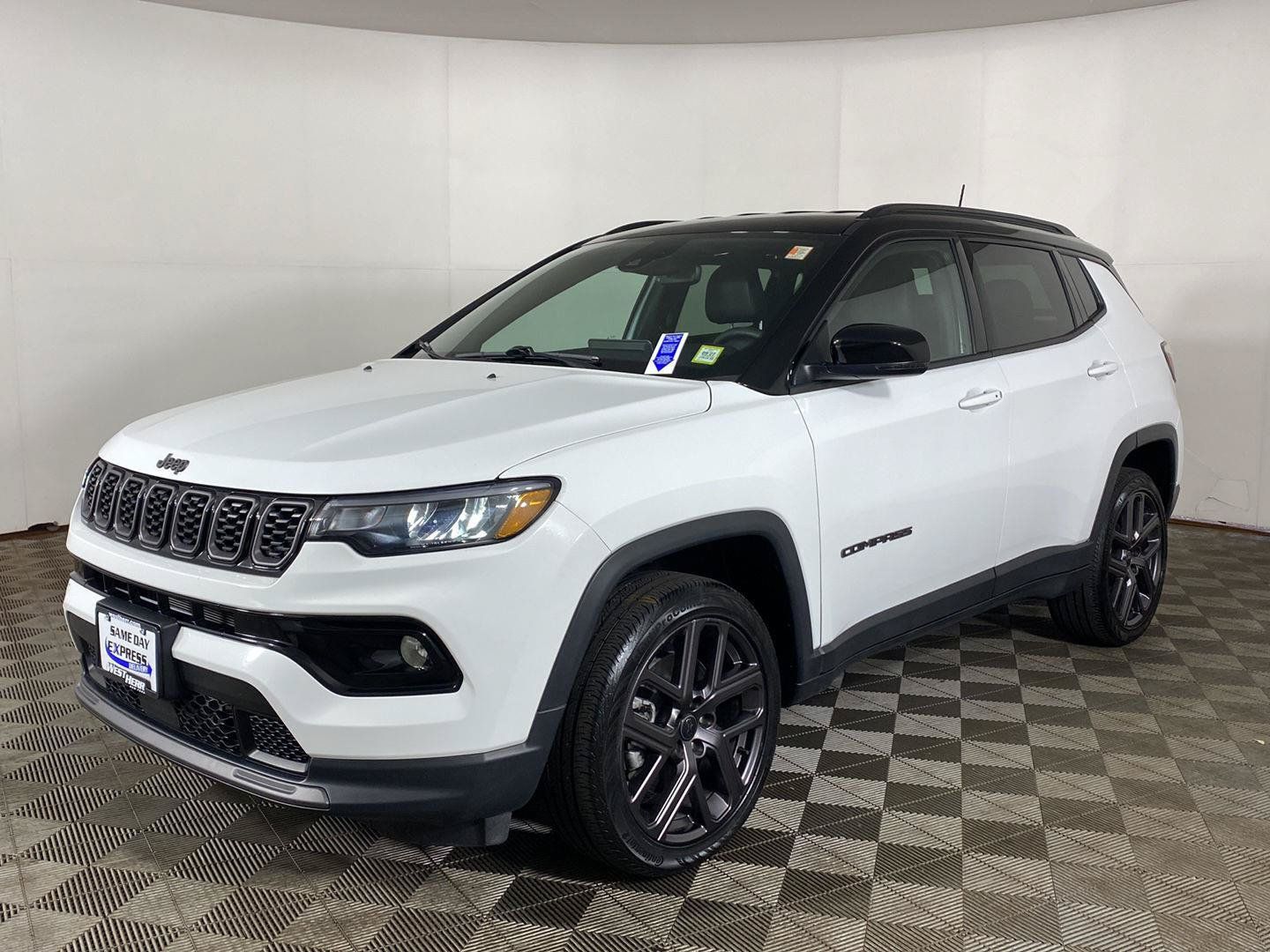 Used 2026 Jeep Compass Limited AWD/4WD image 2