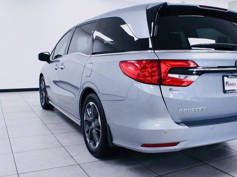 Used 2023 Honda Odyssey Elite image 3