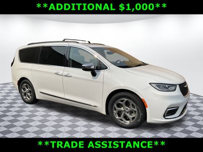 Used 2023 Chrysler Pacifica Limited