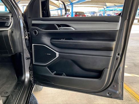 Used 2023 Jeep Wagoneer Series II image 23