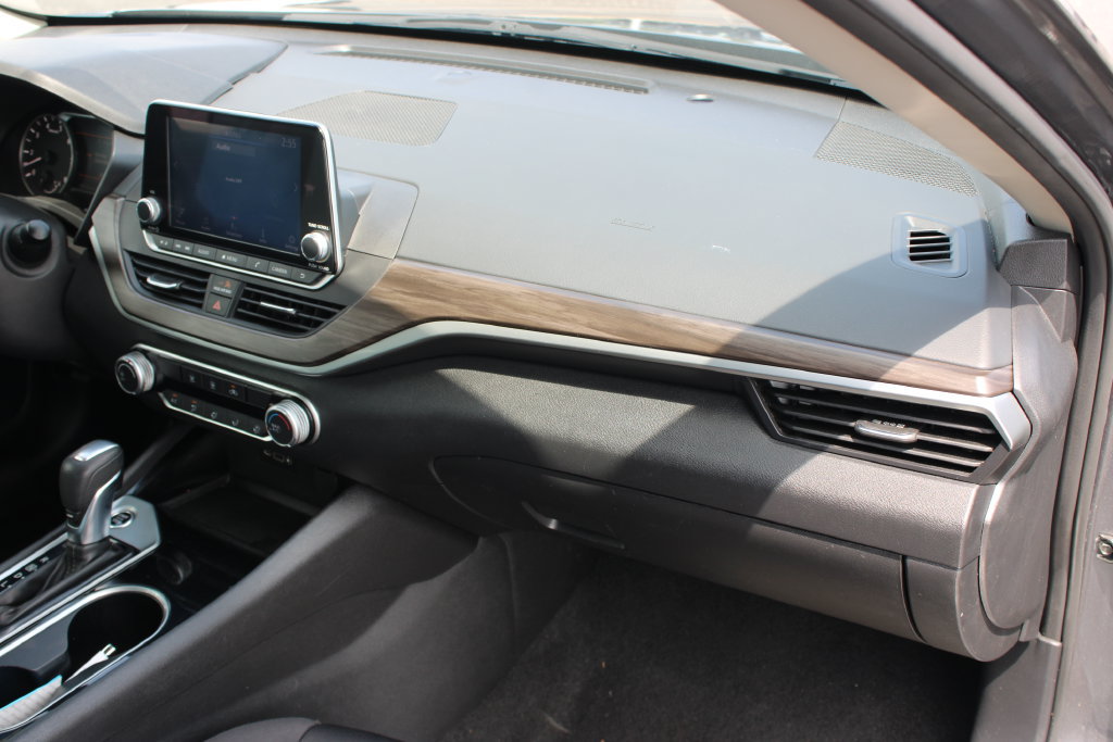 Used 2024 Nissan Altima 2.5 SV FWD image 30