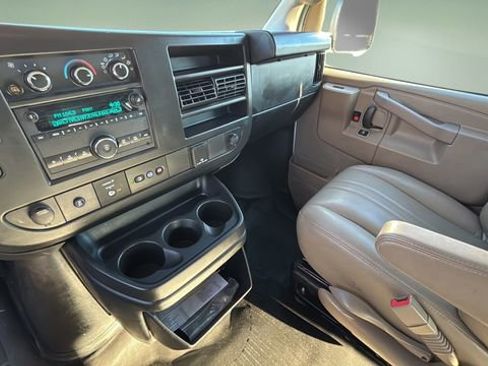 Used 2023 GMC Savana 2500 w/ Driver Convenience Package image 21