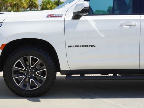 Used 2022 Chevrolet Suburban Z71 w/ Off-Road Capability Package AWD/4WD image 10