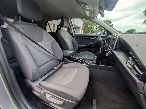 Used 2025 Kia Niro LX FWD image 30