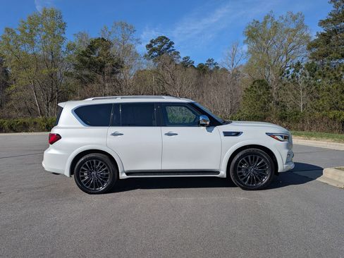 Used 2023 INFINITI QX80 Sensory w/ Cargo Package image 4