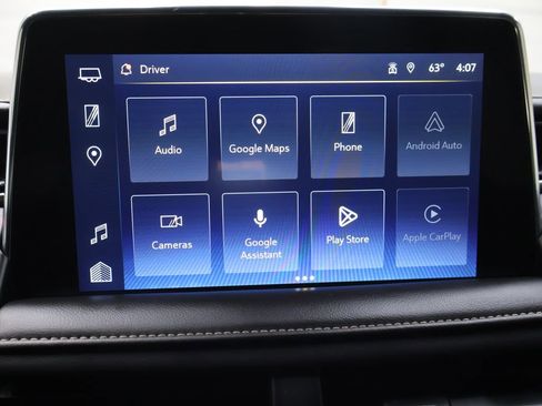 Used 2023 Chevrolet Suburban Premier image 23