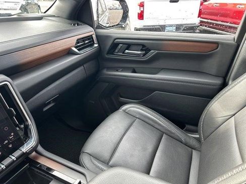 Certified 2025 GMC Yukon XL Denali image 23