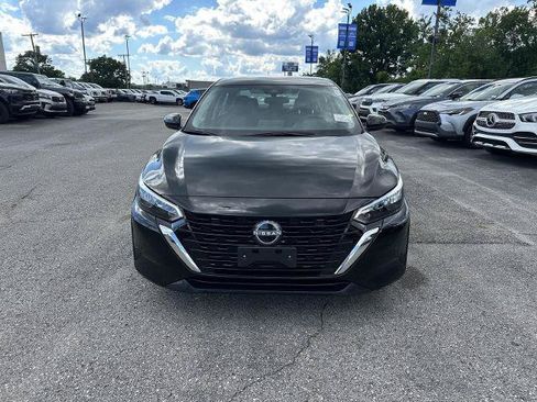 Used 2025 Nissan Sentra SV FWD image 2