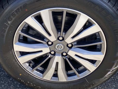 Used 2020 Nissan Pathfinder SV AWD/4WD image 23