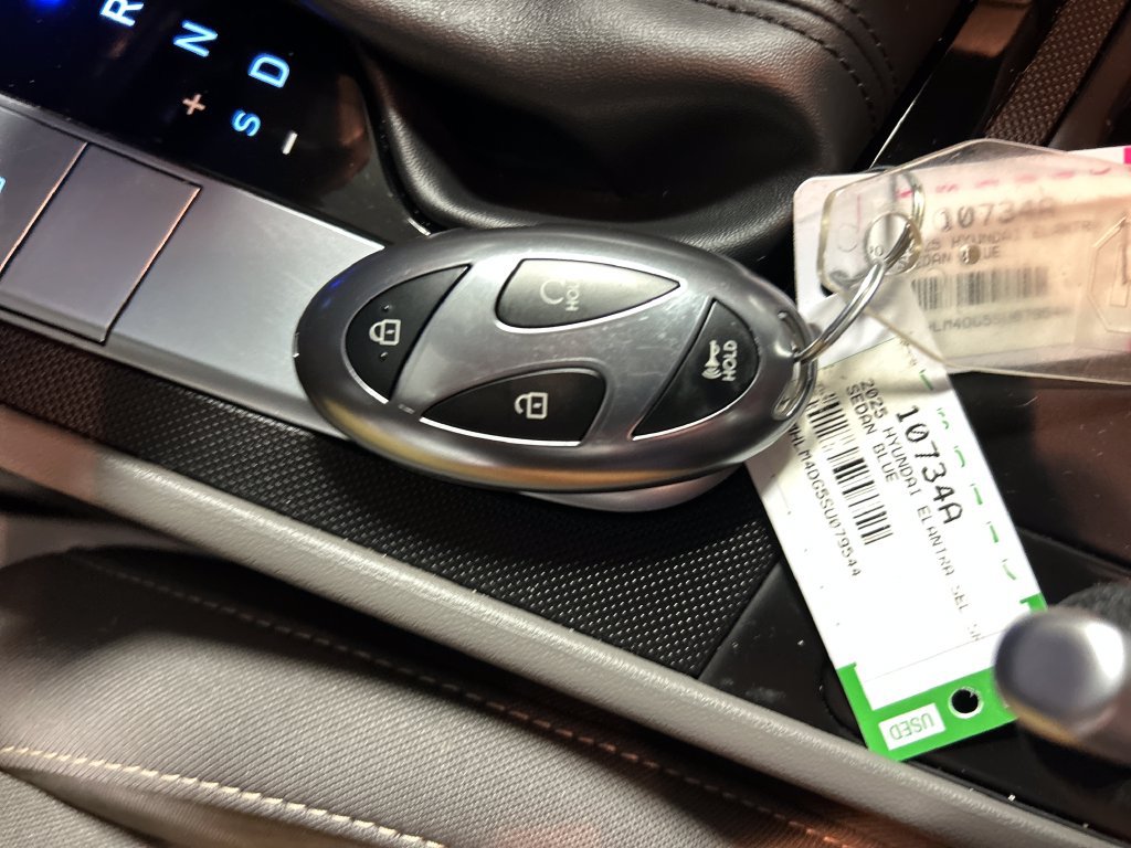 Used 2025 Hyundai Elantra Sport FWD image 20
