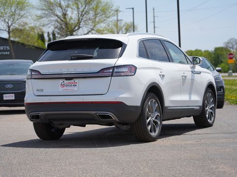 Used 2023 Lincoln Nautilus Reserve AWD/4WD image 3