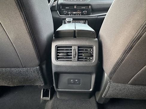 Used 2023 Nissan Rogue SV image 26