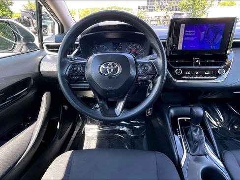 Used 2024 Toyota Corolla LE FWD image 5