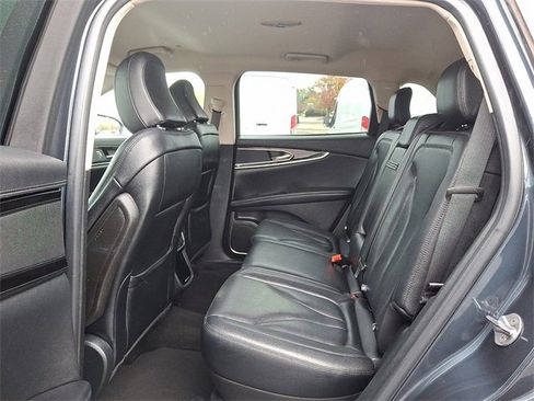 Used 2022 Lincoln Nautilus FWD image 10