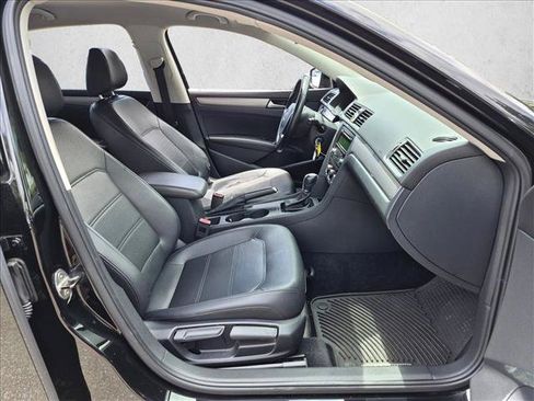 Used 2014 Volkswagen Passat 1.8T Wolfsburg Edition FWD image 19