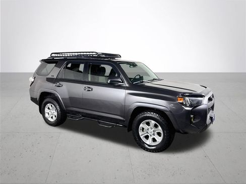 Used 2016 Toyota 4Runner SR5 RWD image 4