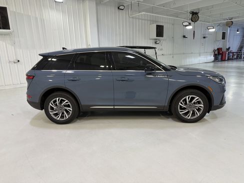 Used 2025 Lincoln Corsair FWD image 6