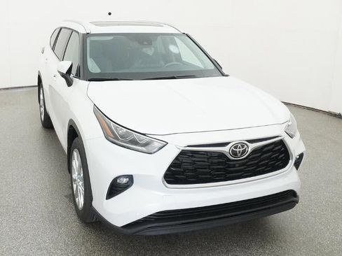 New 2026 Toyota Highlander Limited AWD/4WD image 14