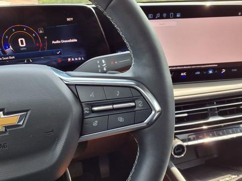 Used 2024 Chevrolet Traverse LT image 29