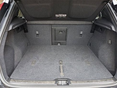 Certified 2024 Volvo XC40 B5 Ultimate w/ Climate Package image 29