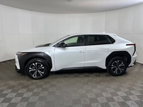 Used 2023 Subaru Solterra AWD image 6