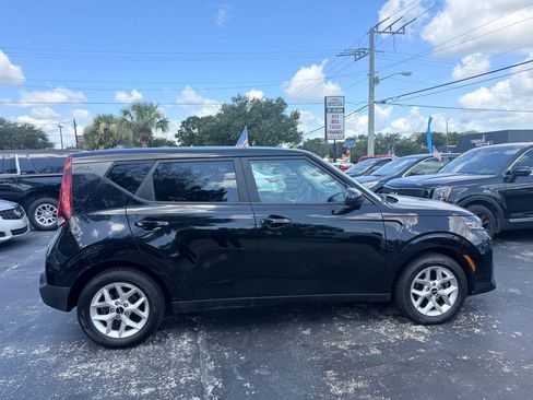 Used 2022 Kia Soul LX w/ Technology Package FWD image 3