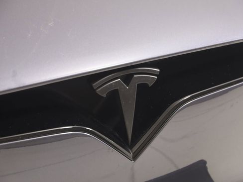 Used 2022 Tesla Model X image 20