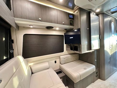 Used 2019 Mercedes-Benz Sprinter 2500 image 37