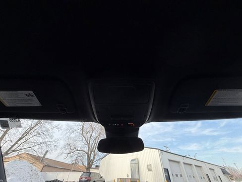 Used 2025 Buick Enclave Sport Touring image 21