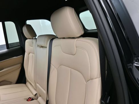 Used 2026 Jeep Grand Cherokee Limited RWD image 31