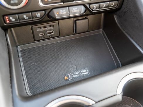 Used 2021 GMC Yukon SLT w/ SLT Premium Package image 38