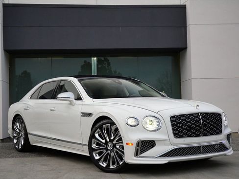 New 2026 Bentley Flying Spur Plug-In Hybrid image 1