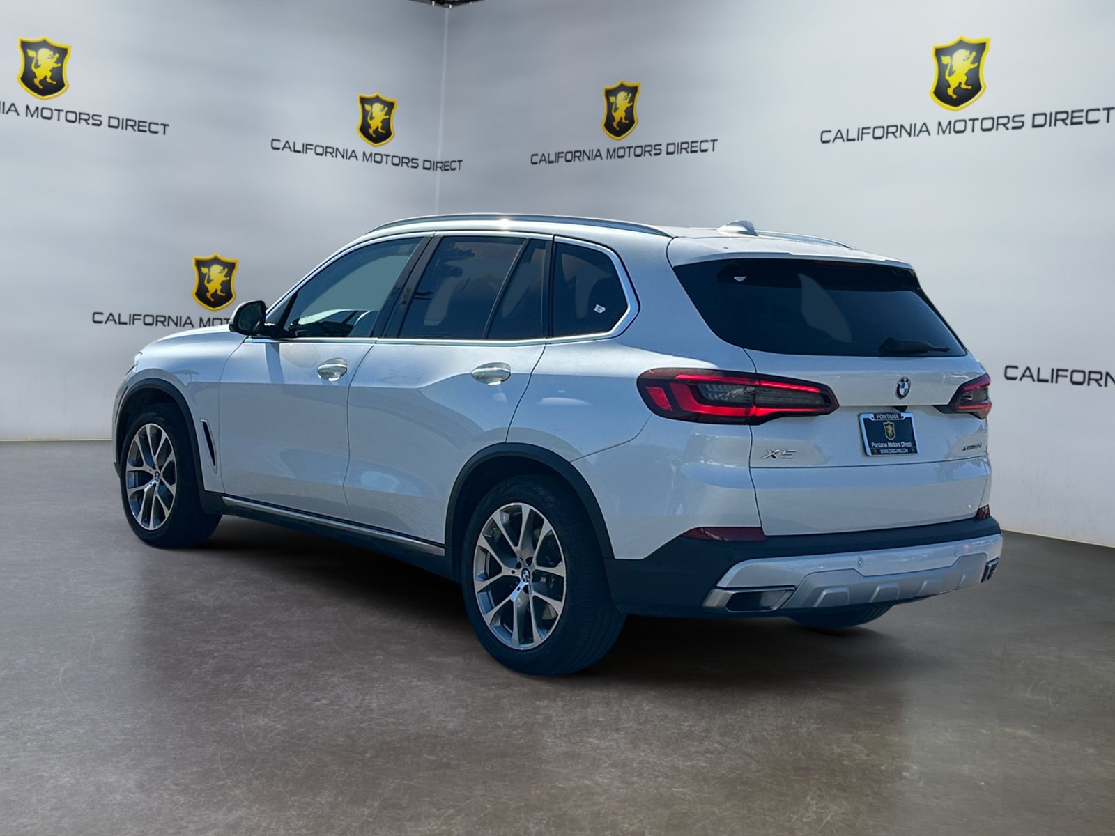 Used 2023 BMW X5 xDrive40i w/ Premium Package AWD/4WD image 3
