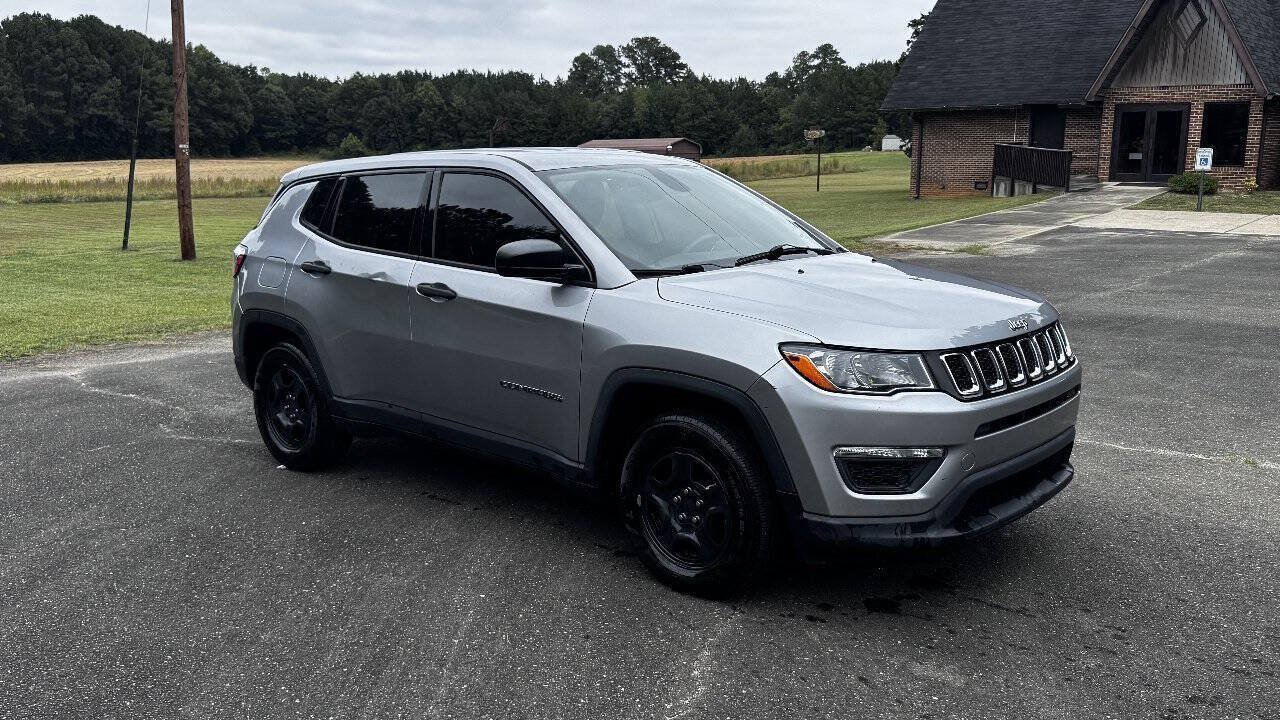 Used 2017 Jeep Compass Sport FWD image 2