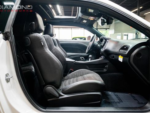 Used 2023 Dodge Challenger R/T w/ T/A Package image 97