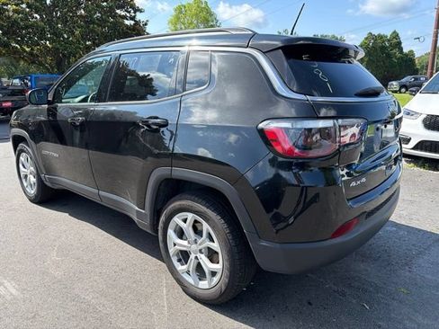 Used 2024 Jeep Compass Latitude AWD/4WD image 5