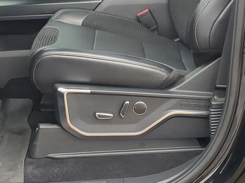 Used 2023 Ford F150 Raptor image 13