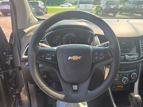 Used 2019 Chevrolet Trax LS w/ Tint and Cruise Package FWD image 10