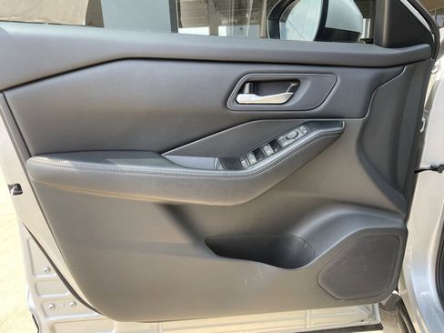 Certified 2024 Nissan Rogue SV image 9