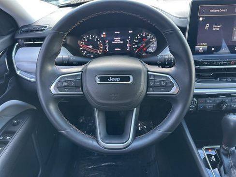 Used 2022 Jeep Compass Limited image 19