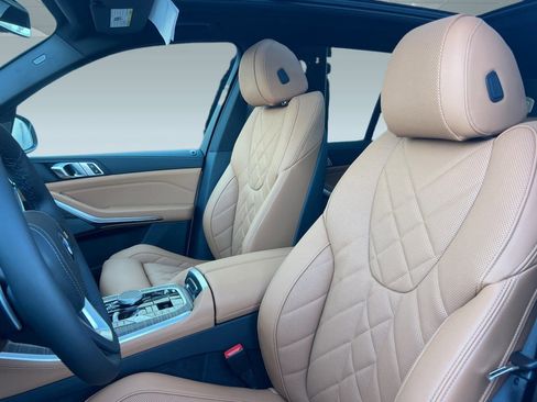 New 2026 BMW X5 xDrive50e image 17